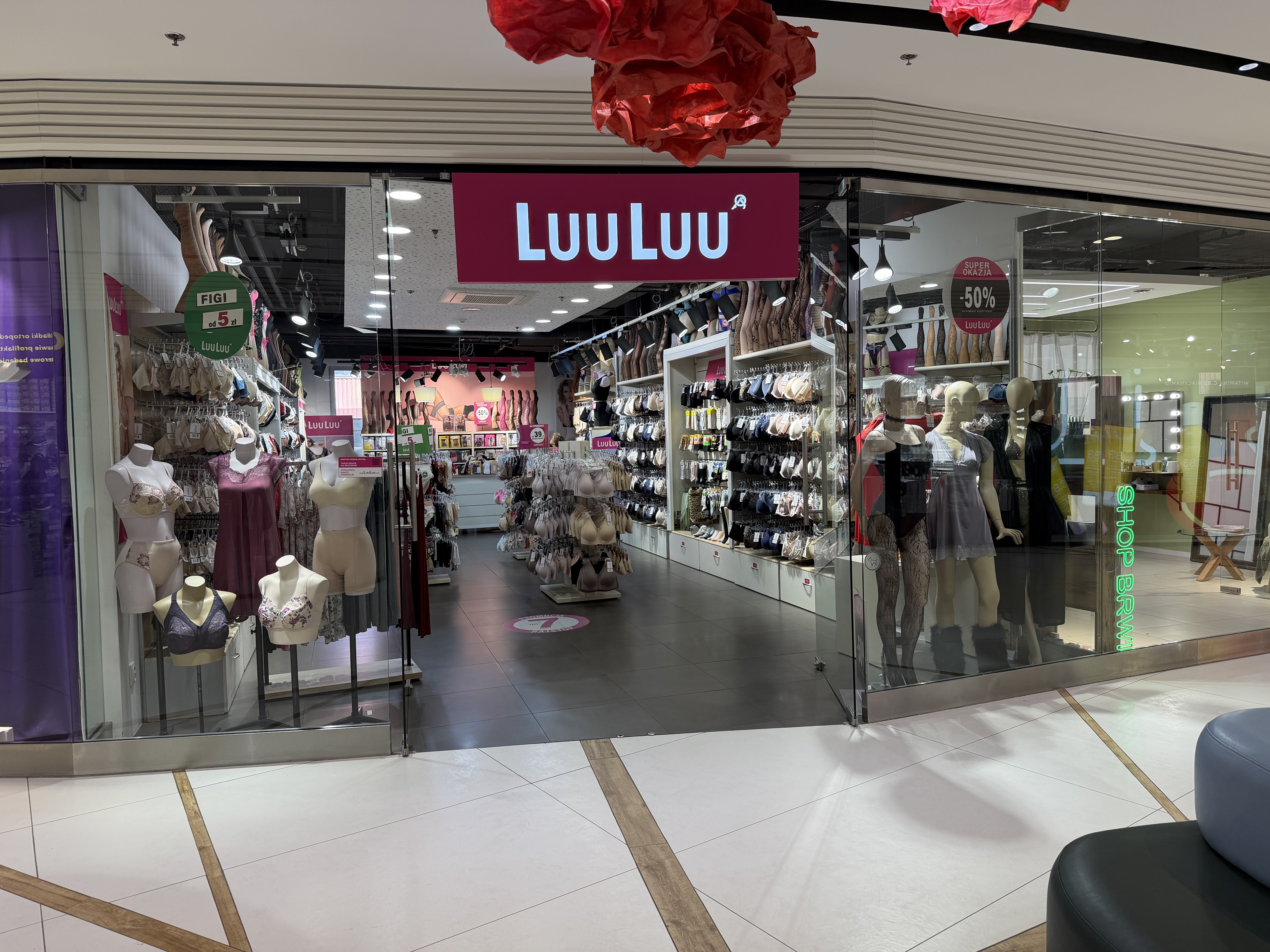 Wejście do sklepu LuuLuu w lokalizacji Galeria Madison